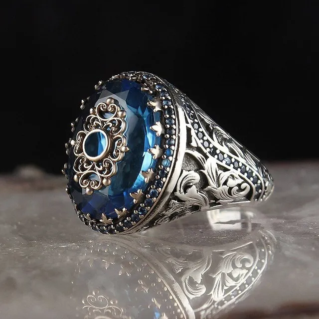 Men's chunky vintage ring with stone