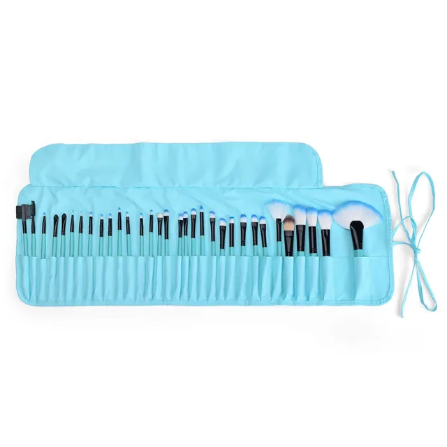 Set of cosmetic brushes