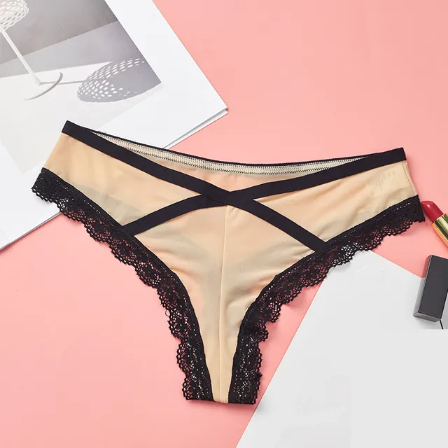 String sexy en dentelle pour femme