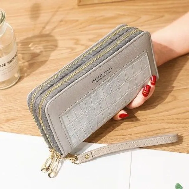 Spacious wallet for women
