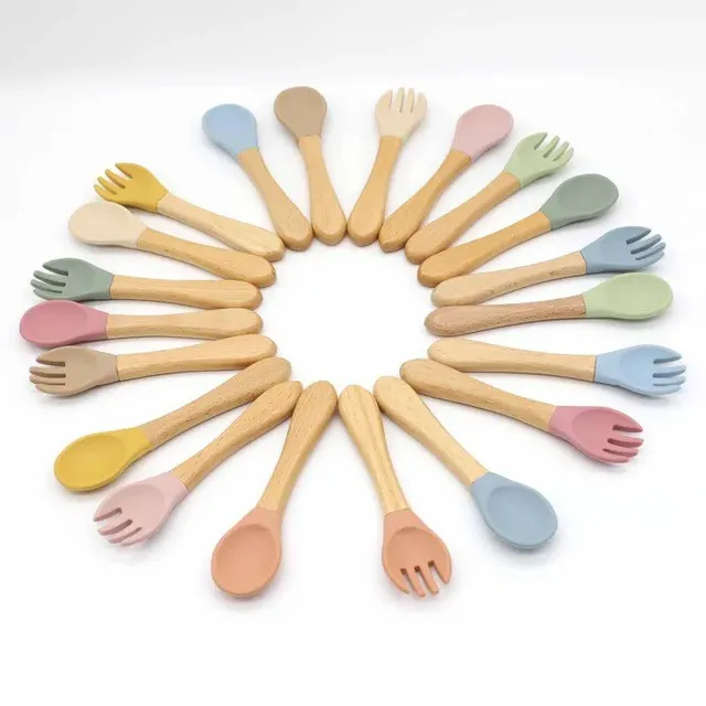 Kids' wooden cutlery with silicone tip
