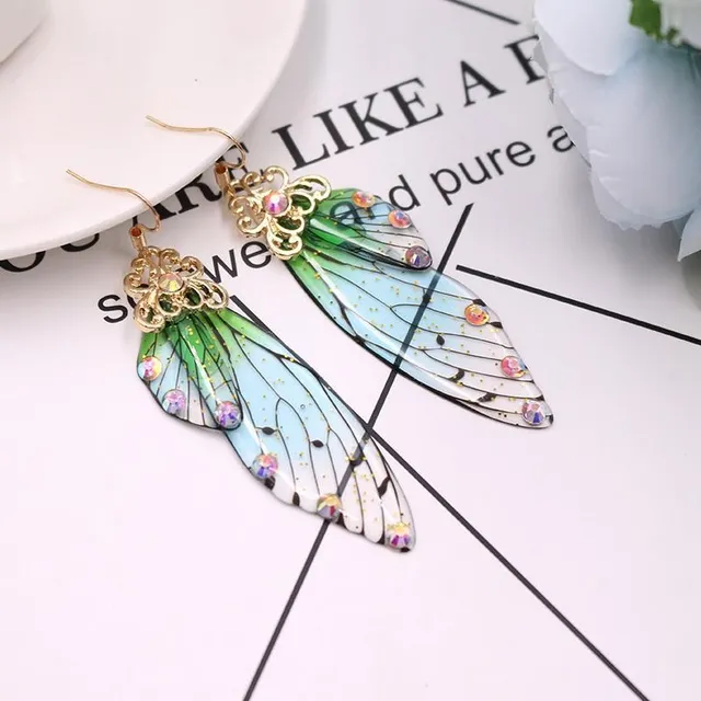 Earrings with butterfly wings