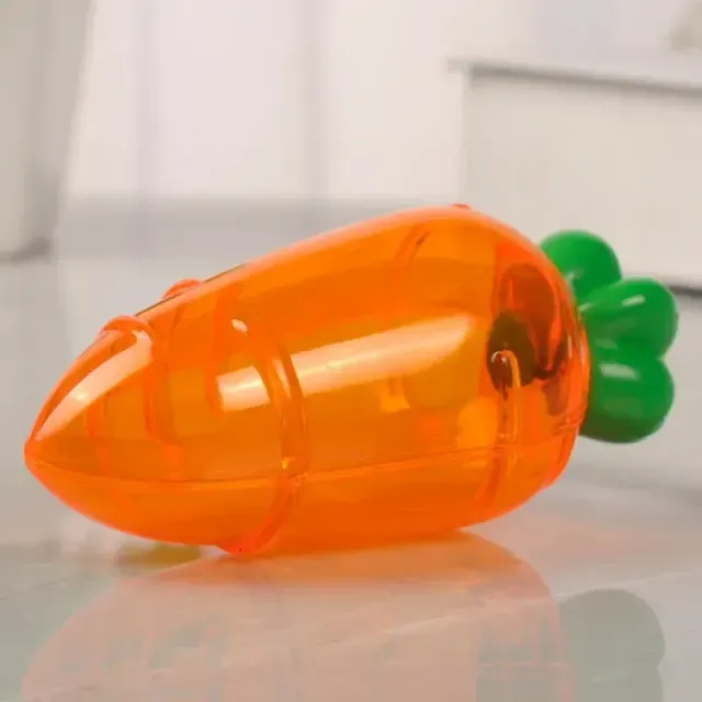 Słodkie plastikowe pudełka z cukierkami w kształcie marchewki -