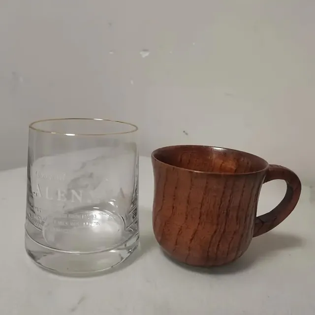 Set of 2 wooden cups