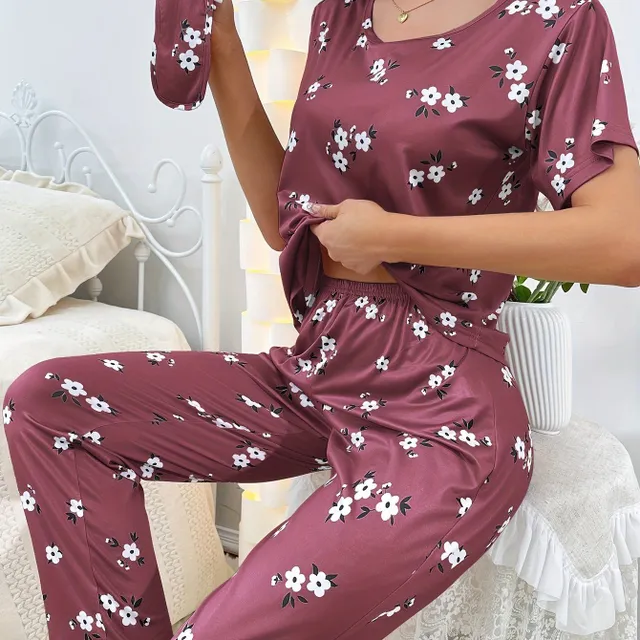 Women's loose pajamas with floral printing, short sleeve and pants - Sleeping and relaxation kit