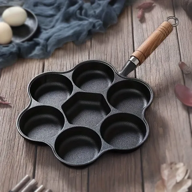 Cast iron omelet pan with 7 flower-shaped holes, deep, non-sticky without surface, with wooden handle