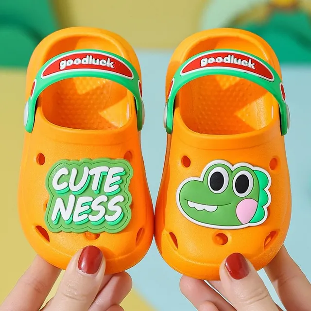 Children's perforated foam slippers with cute accessory