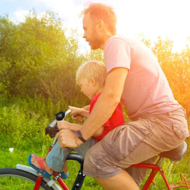 Detské pripevniteľné sedadlo a riadidlá pre horský bicykel