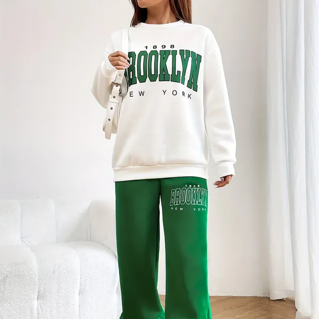 Women's sports two-piece set - sweatshirt with long sleeves and print