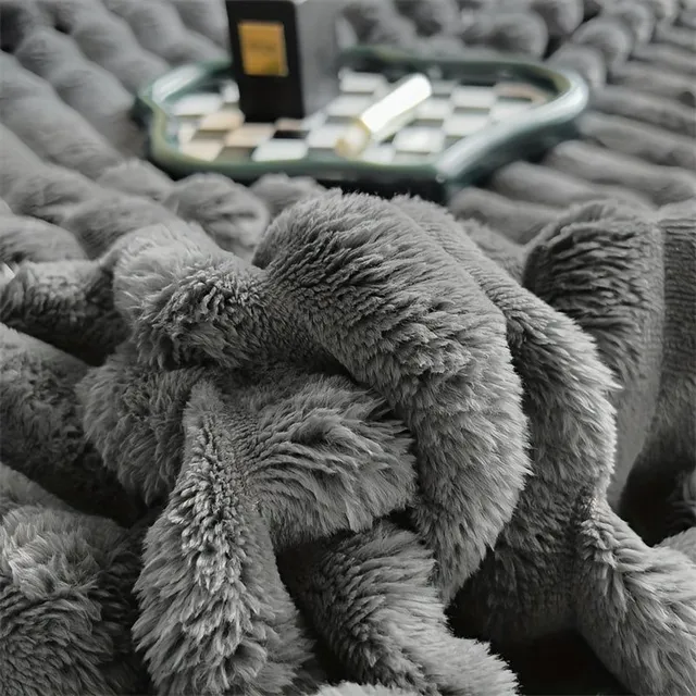 Double-sided soft blanket made of artificial rabbit fur for cozy moments