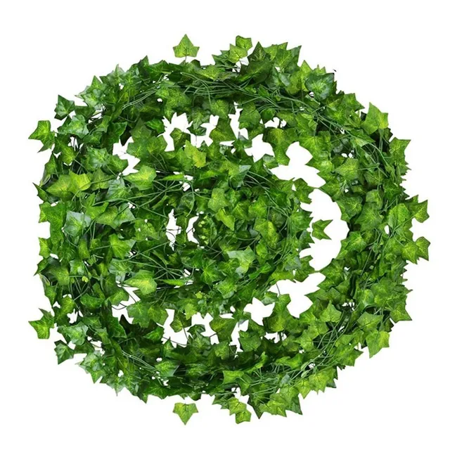 Garland of artificial ivy leaves