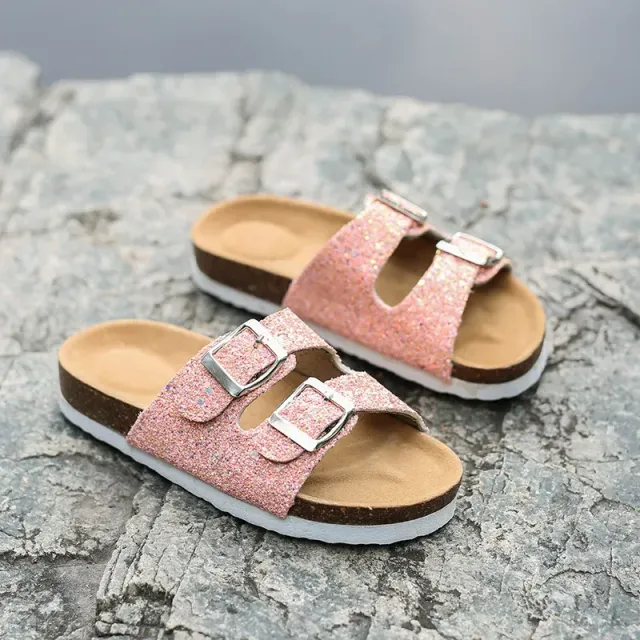 Unisex slippers in various stylish patterns, with buckles and in sizes 33-43