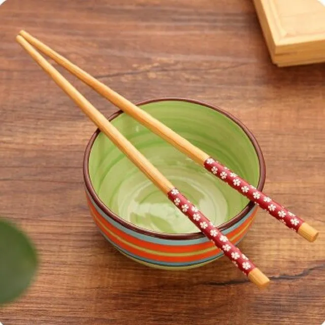 Bamboo chopsticks with flowers