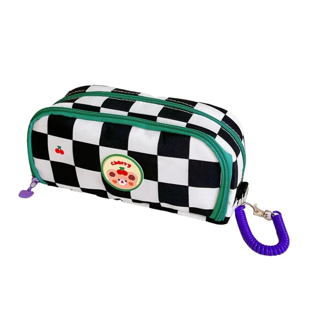 Pencil case cu carouri P3586