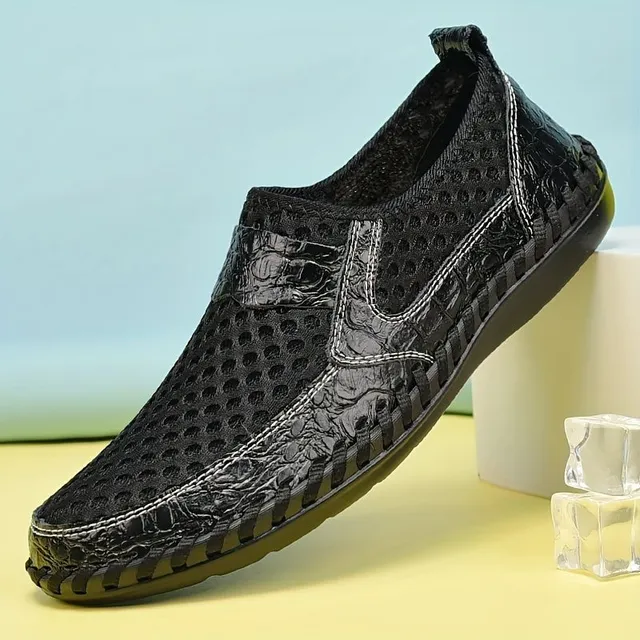 Men's leisure moccasins made of netting, breathable anti-slip boots into the exterior