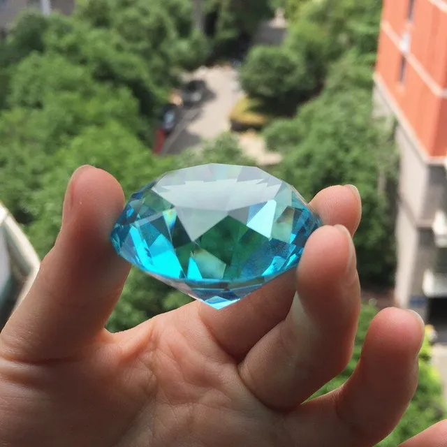 Dekorativní skleněný diamant C478