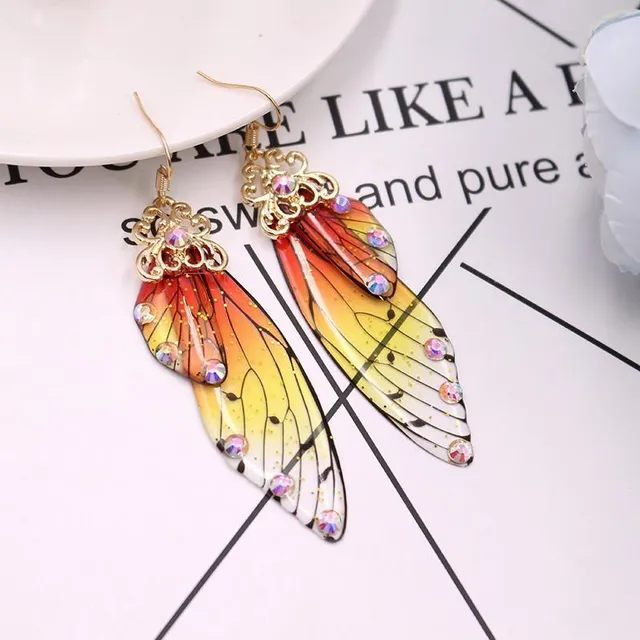 Earrings with butterfly wings