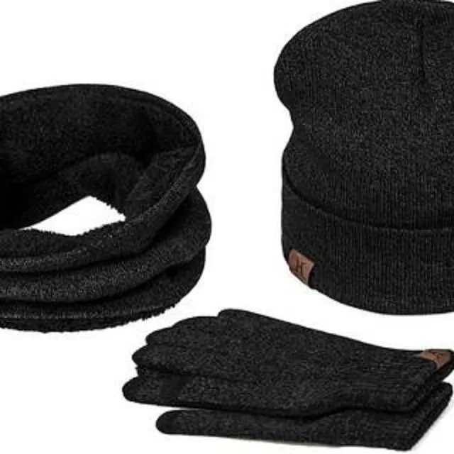 Cap, neck warmer and gloves set