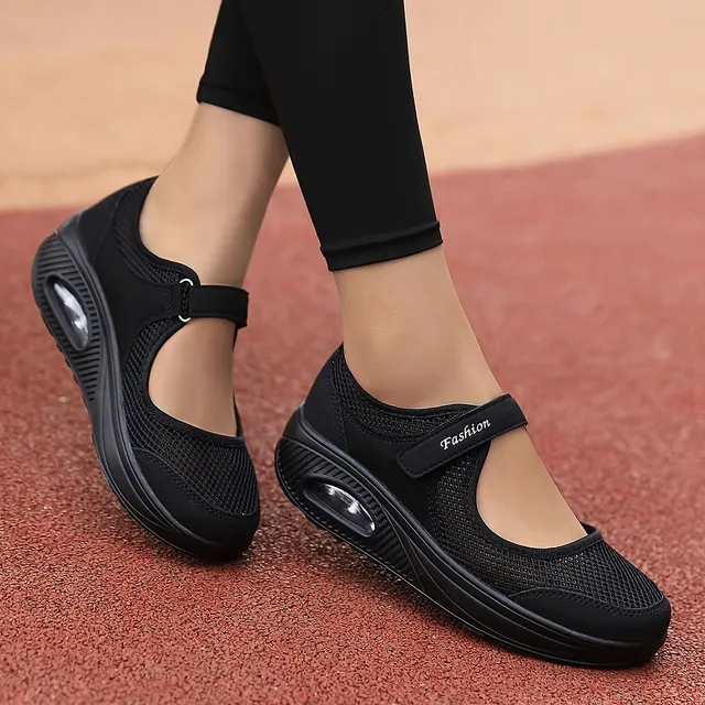 Comfortable outdoor shoes with belt around the ankle