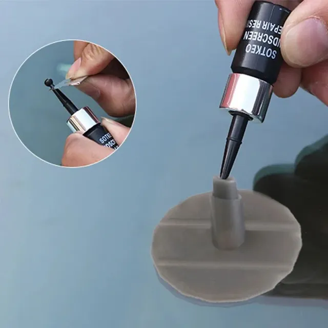 Tool for repairing a cracked car windscreen