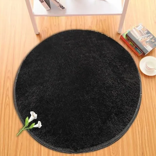 Kulatý huňatý koberec black 60x60cm