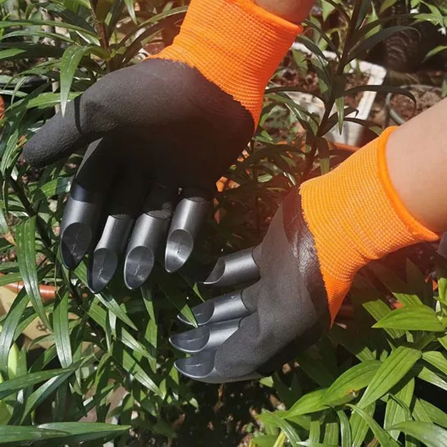 Garden gloves with plastic claws