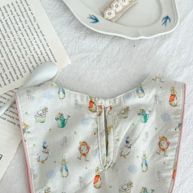 Cute and cozy: Baby Tubs with long sleeve and printed cartoon characters and bib, ideal Christmas present