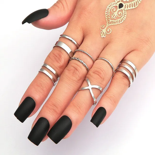 Zestaw metalowych pierścionków dla kobiet - 7 szt.
