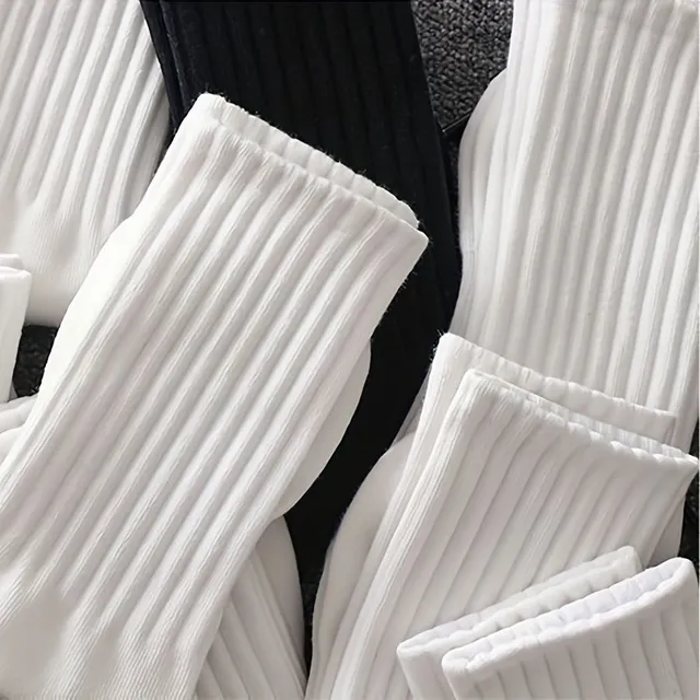 6 pairs of comfortable and breathable socks with pattern