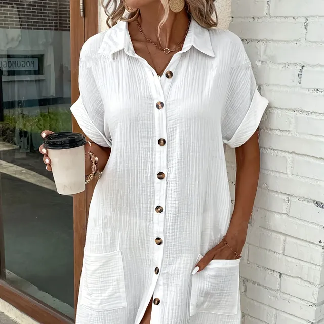 Women's loose dress with buttons and collar and short sleeves with double pockets