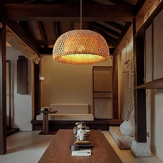 Bambuslampe mit Rattanschirm im vietnamesischen Stil