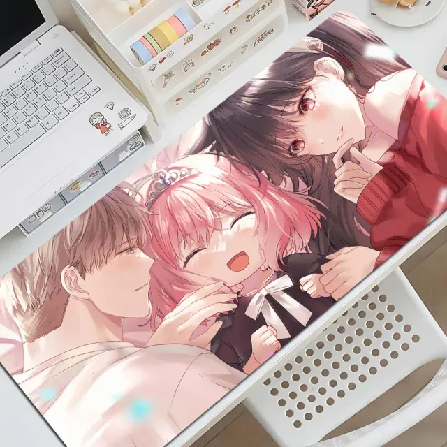 Mouse pad cu motivele personajelor preferate din anime-ul Spy X Family