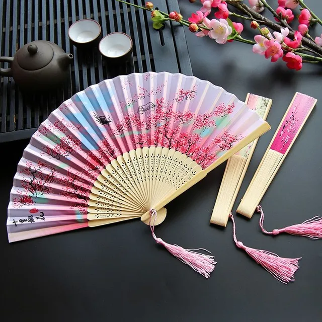 Elegant fan with Chinese theme