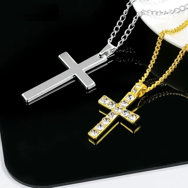 Stylish men's chain with cross