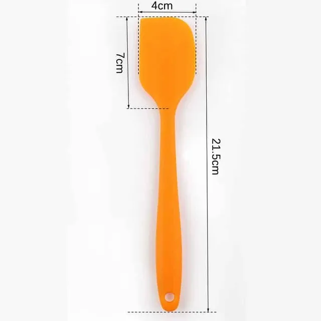 Silicone spatula to stir the dough