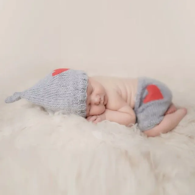 Babies' set of hats and shorts