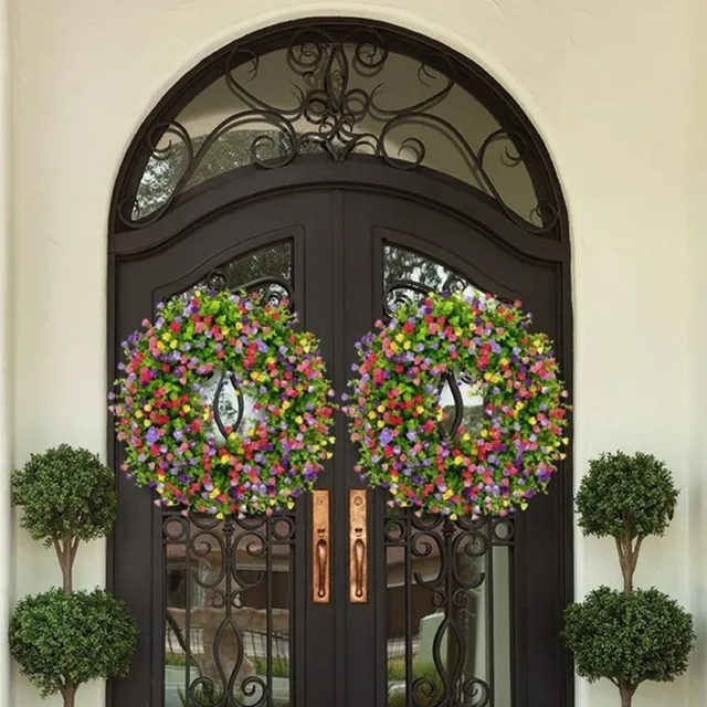 Luksusowy sztuczny realistycznie wyglądający wieniec na drzwi z małych kwiatów Shyam