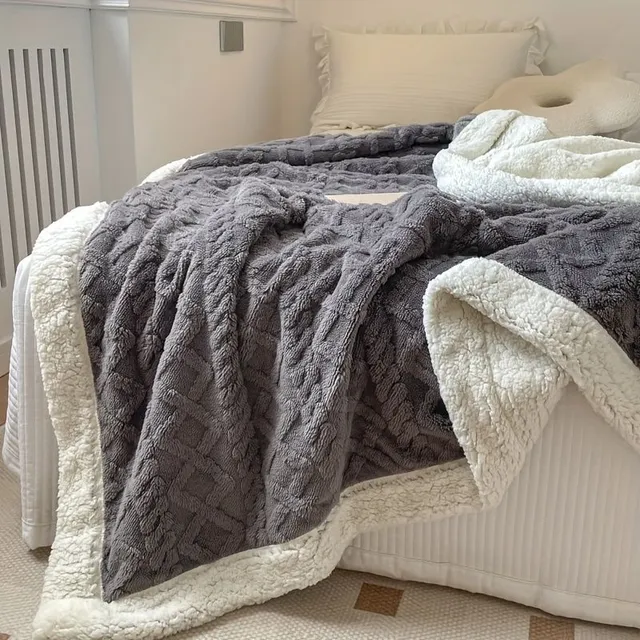 Smooth double-sided fleece blanket, suitable for autumn, winter and summer air conditioning