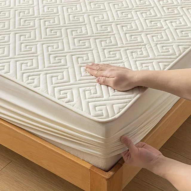 Waterproof mattress with ultrasound technology, uniform colour, washable, antibacterial, anti-spinning, soft and comfortable