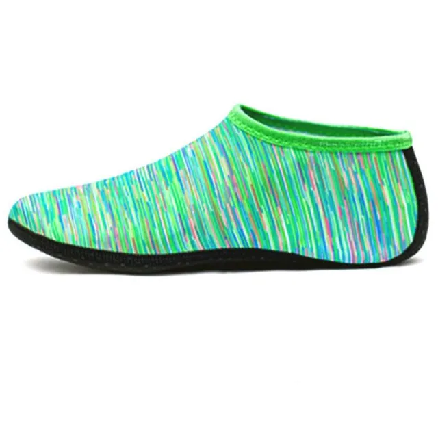 Oryginalne kolorowe buty boso w wodzie w różnych rozmiarach Milo