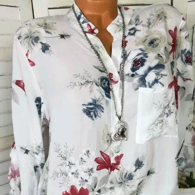 Summer blouse with long sleeves and floral print