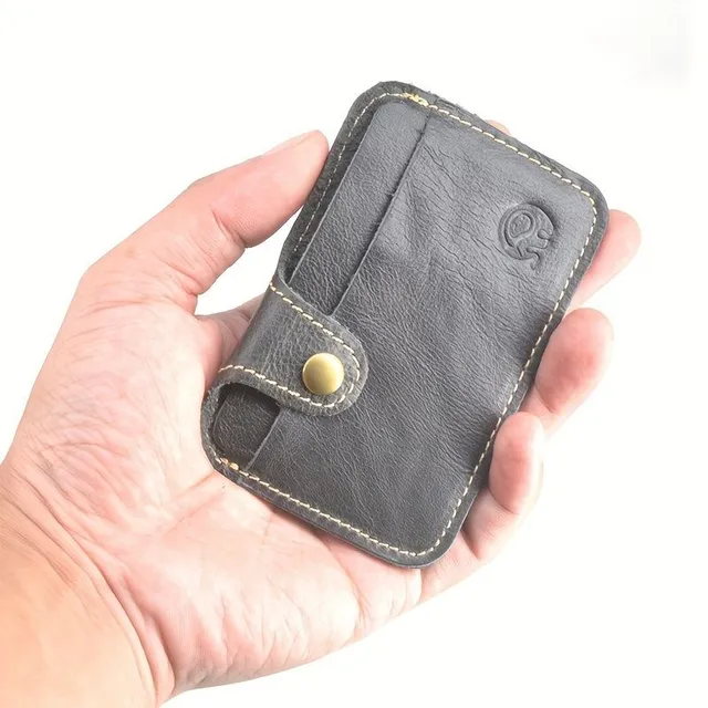 Compact and elegant card holder made of premium beef leather