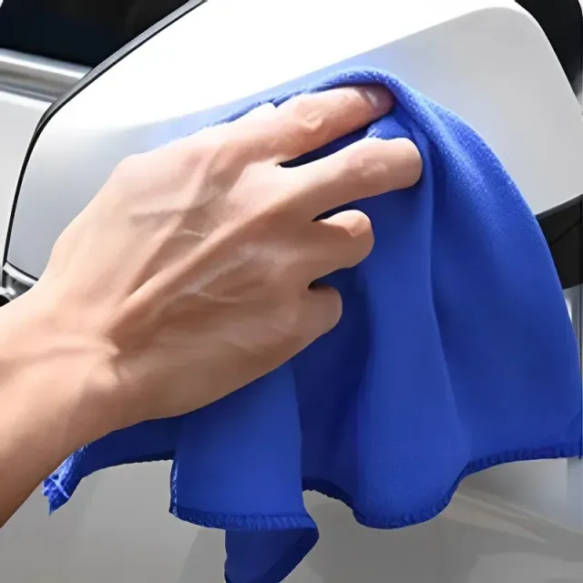 Soft microfiber drying cloths for washing the car