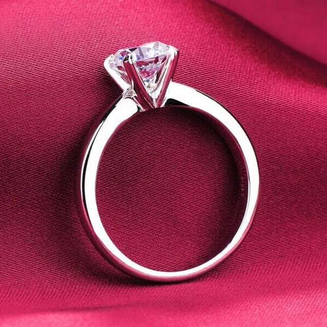 An engagement ring with zirconium
