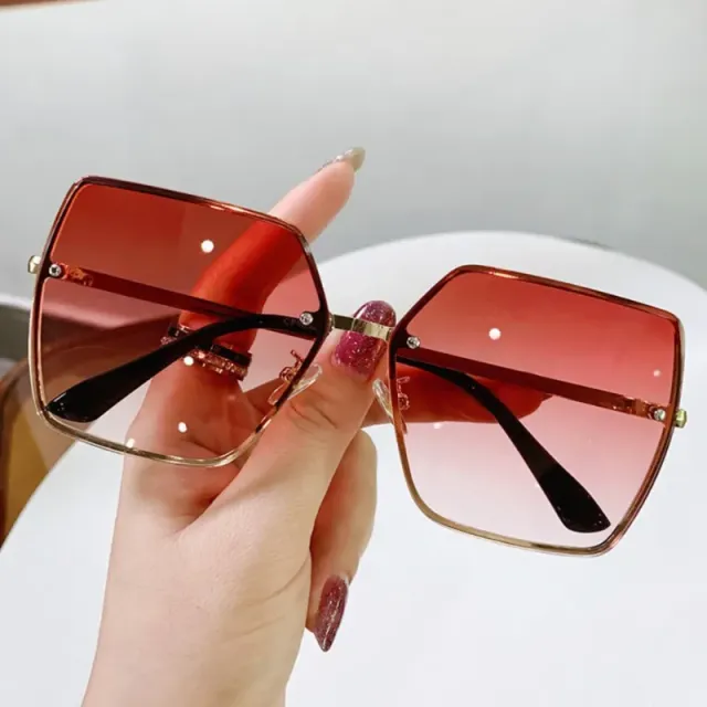 Luxury ladies sunglasses