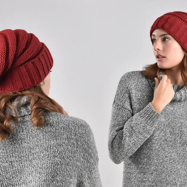 Zimní stylová dámská pletená teplá čepice Furtalk