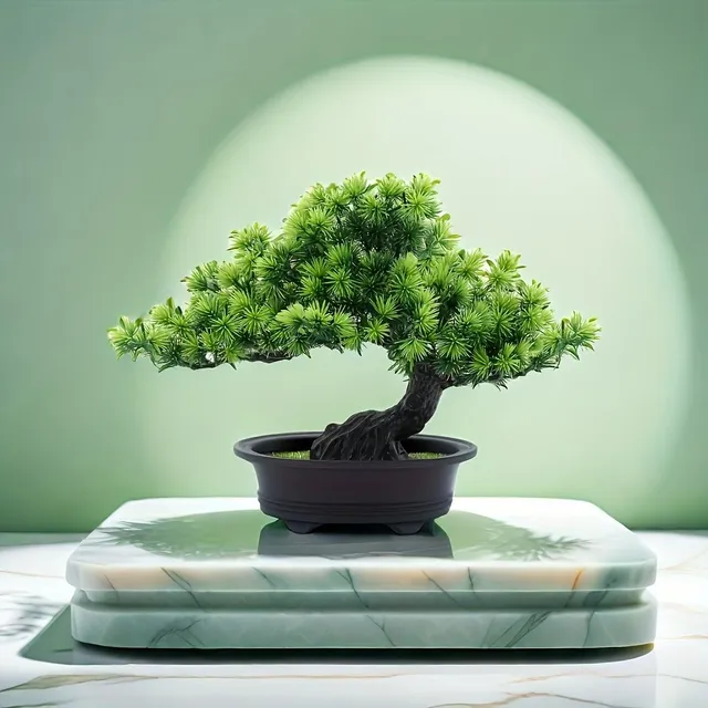 Faszinierender Mini-Bonsai aus künstlicher Kiefer