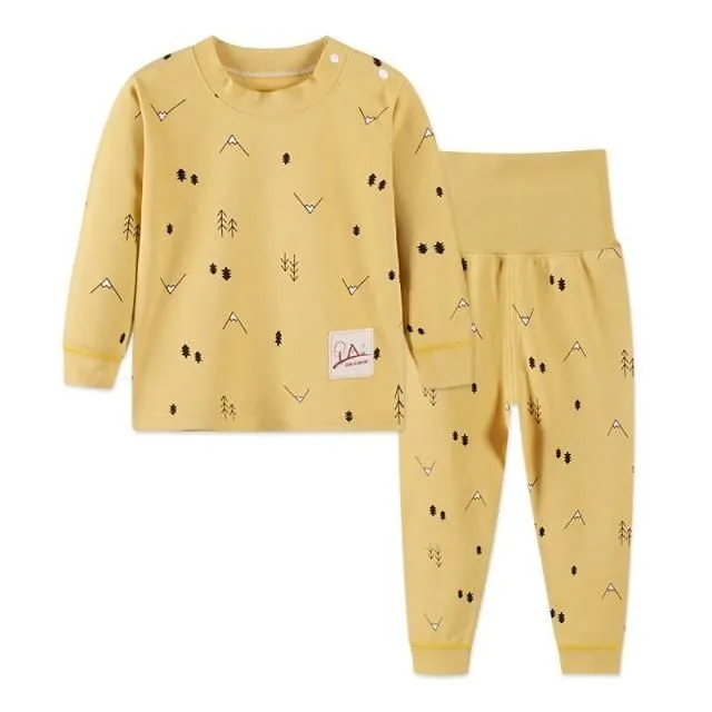 Fine children's pajamas with long sleeves