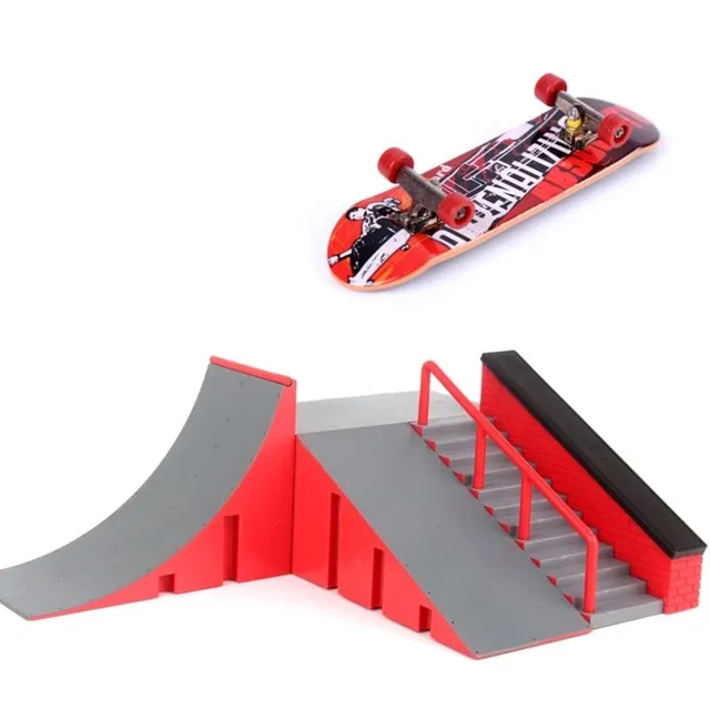 Mini ramp for finger skating