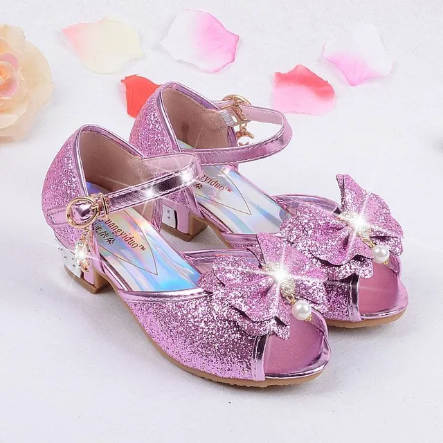 Pantofi pentru micii prințese